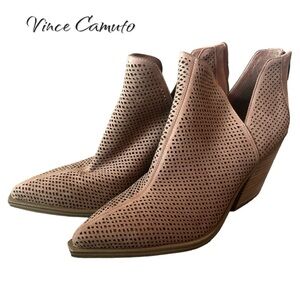 NWOT Vince Camuto Leather Booties 9